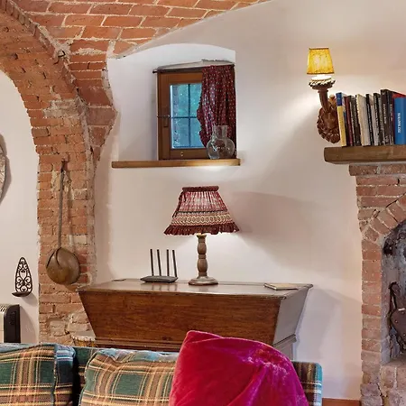 La Casa Delle Foglie Rosse