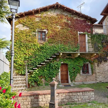 La Casa Delle Foglie Rosse *